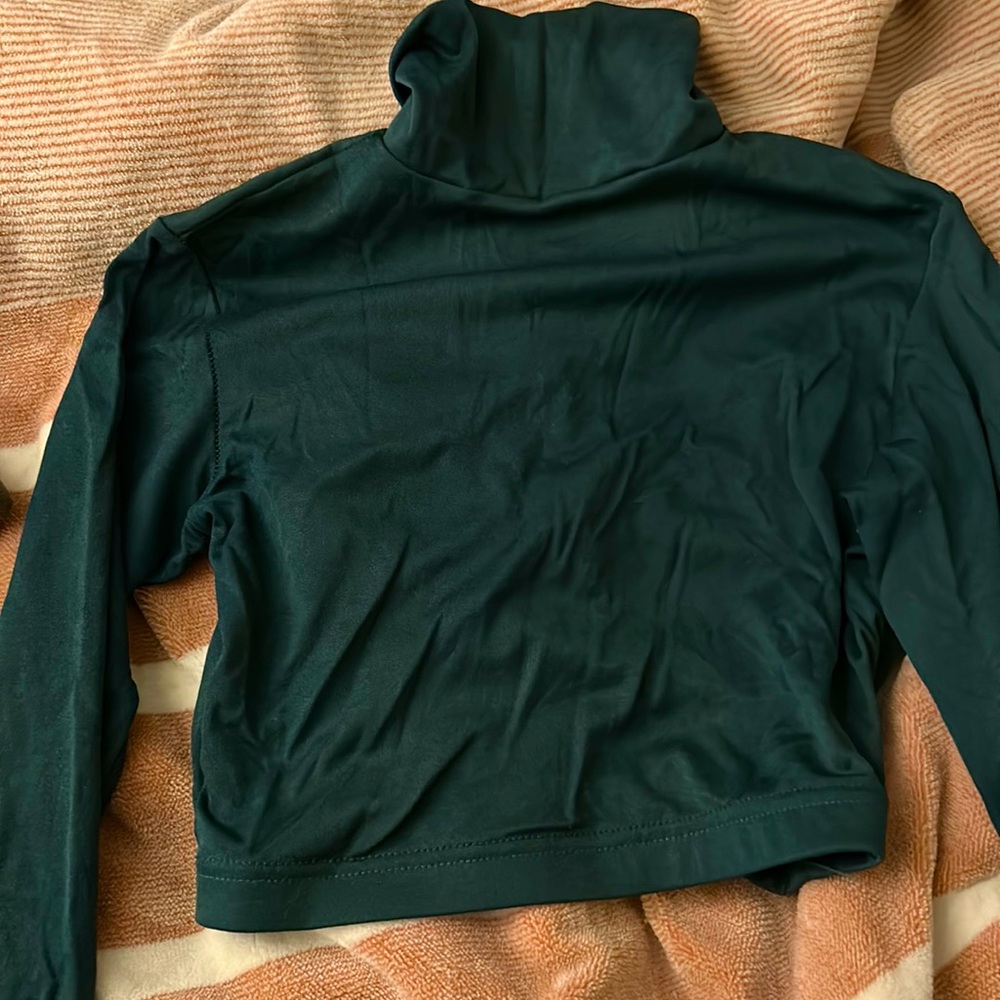 A under shirt for cheer from chassé size medium adult
